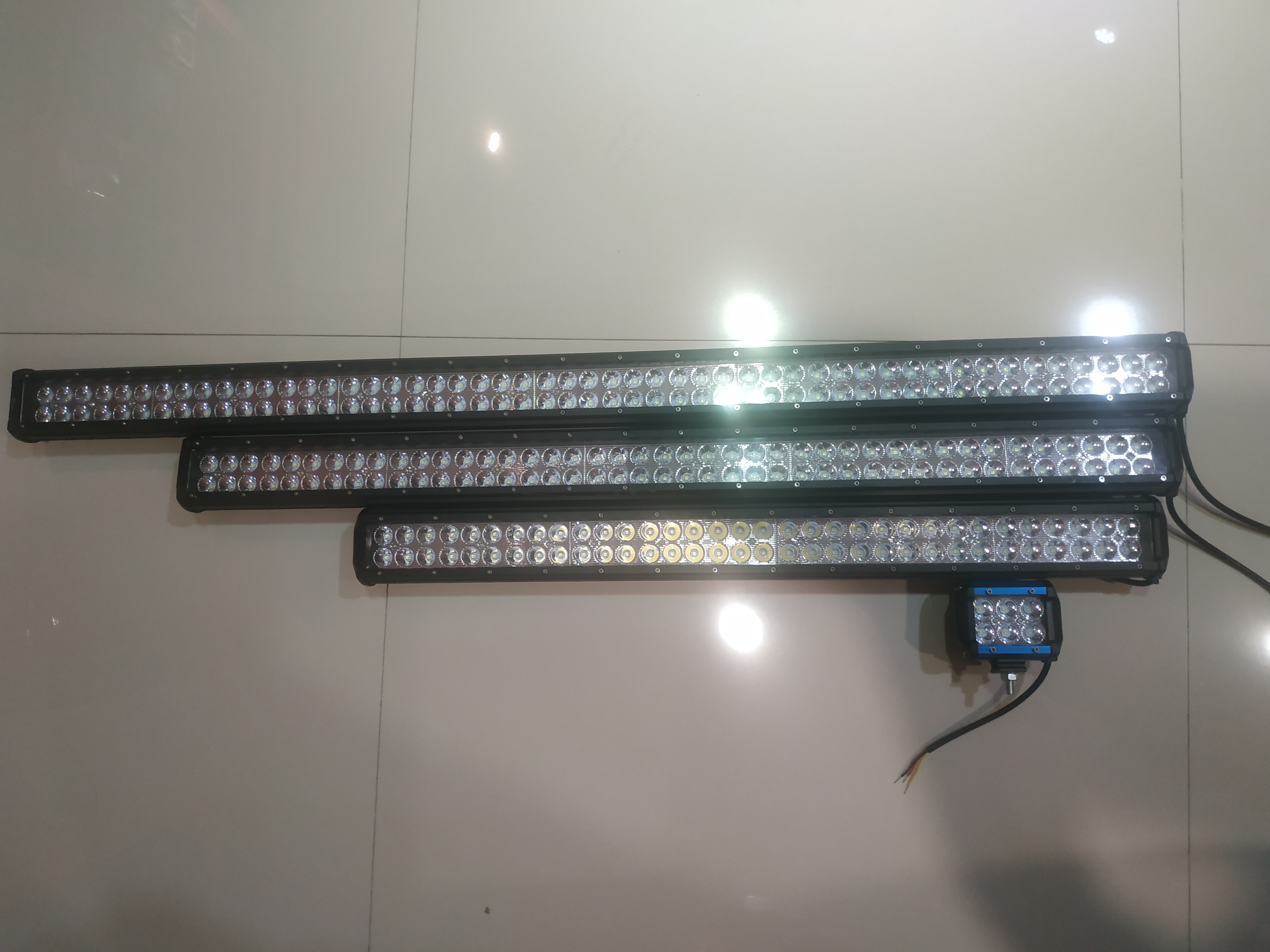 RGB Halo Demon Eye Fehlights: cambio de color controlado por aplicaciones, DOT/ECE Dual Certified