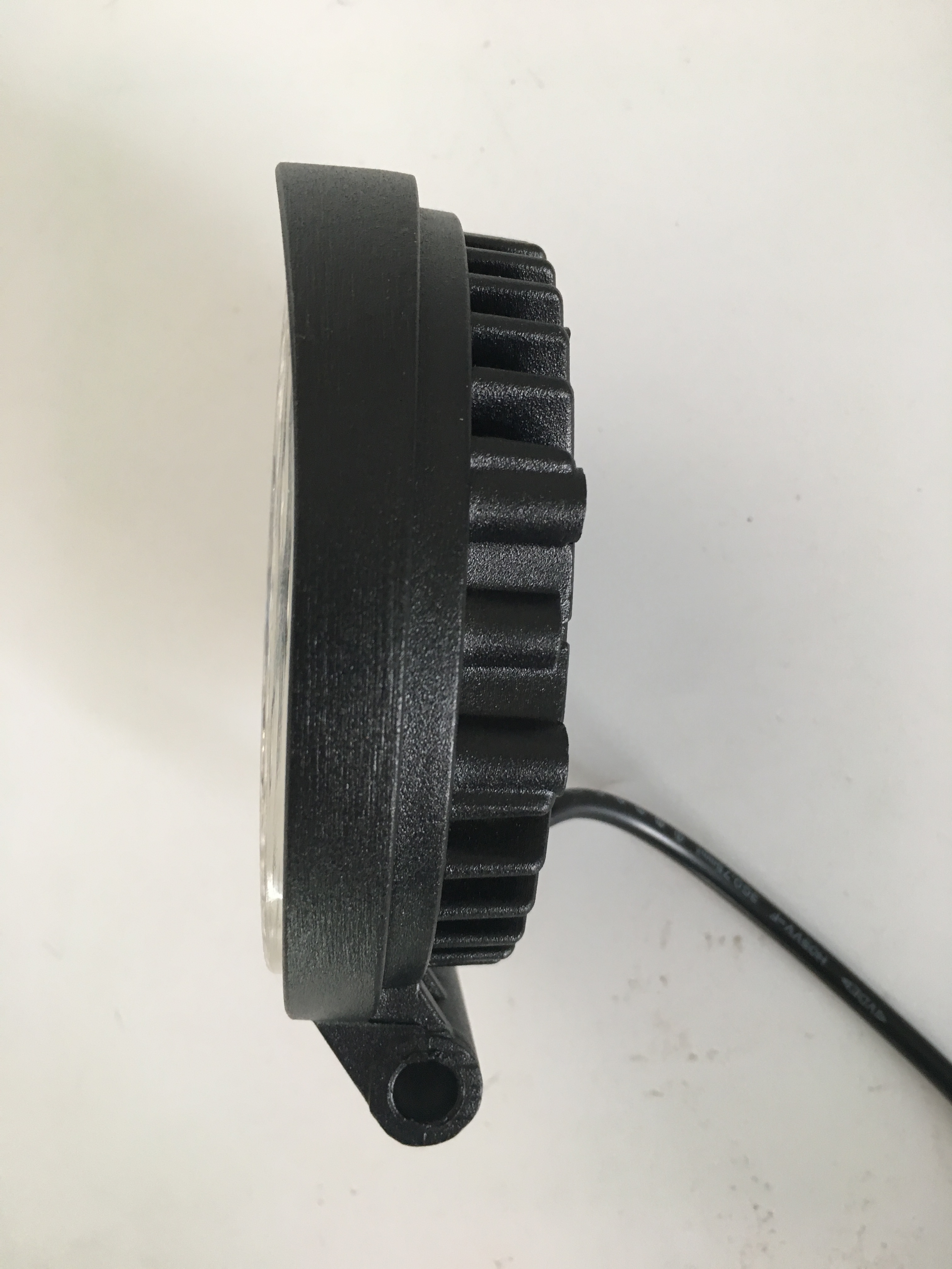 Luces de trabajo LED Toyota Hilux IP69K - recubrimiento anticorrosión para minas sudamericanas.