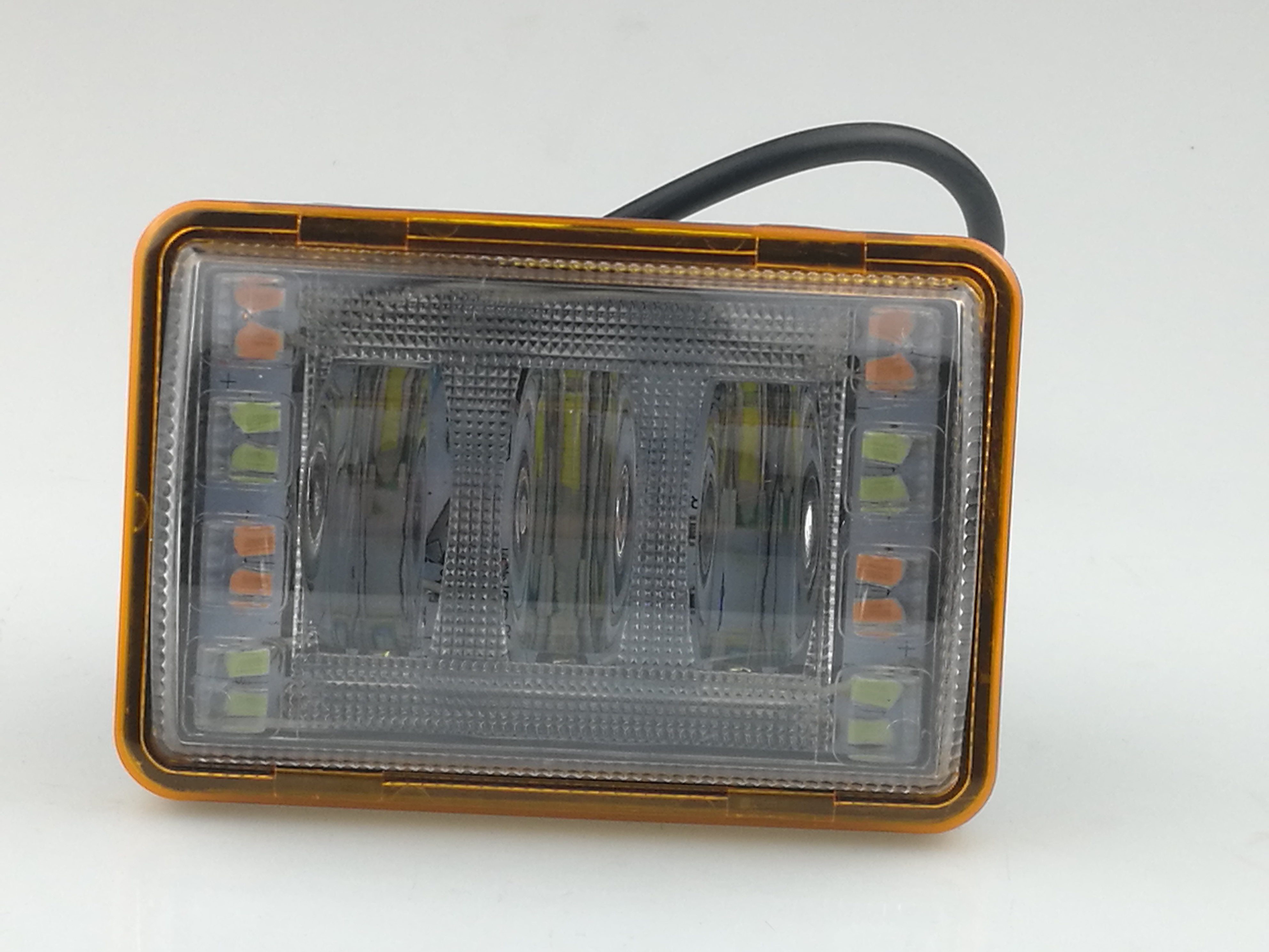 Luces antiniebla LED de alta resistencia de 12/24V: para tractores y carretillas elevadoras rusas.