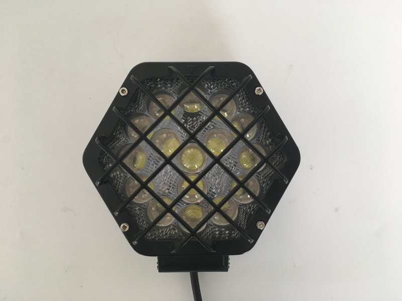 Luces antiniebla de LED de tormenta del desierto -IP68 selladas contra la arena, para los SUV de Medio Oriente.