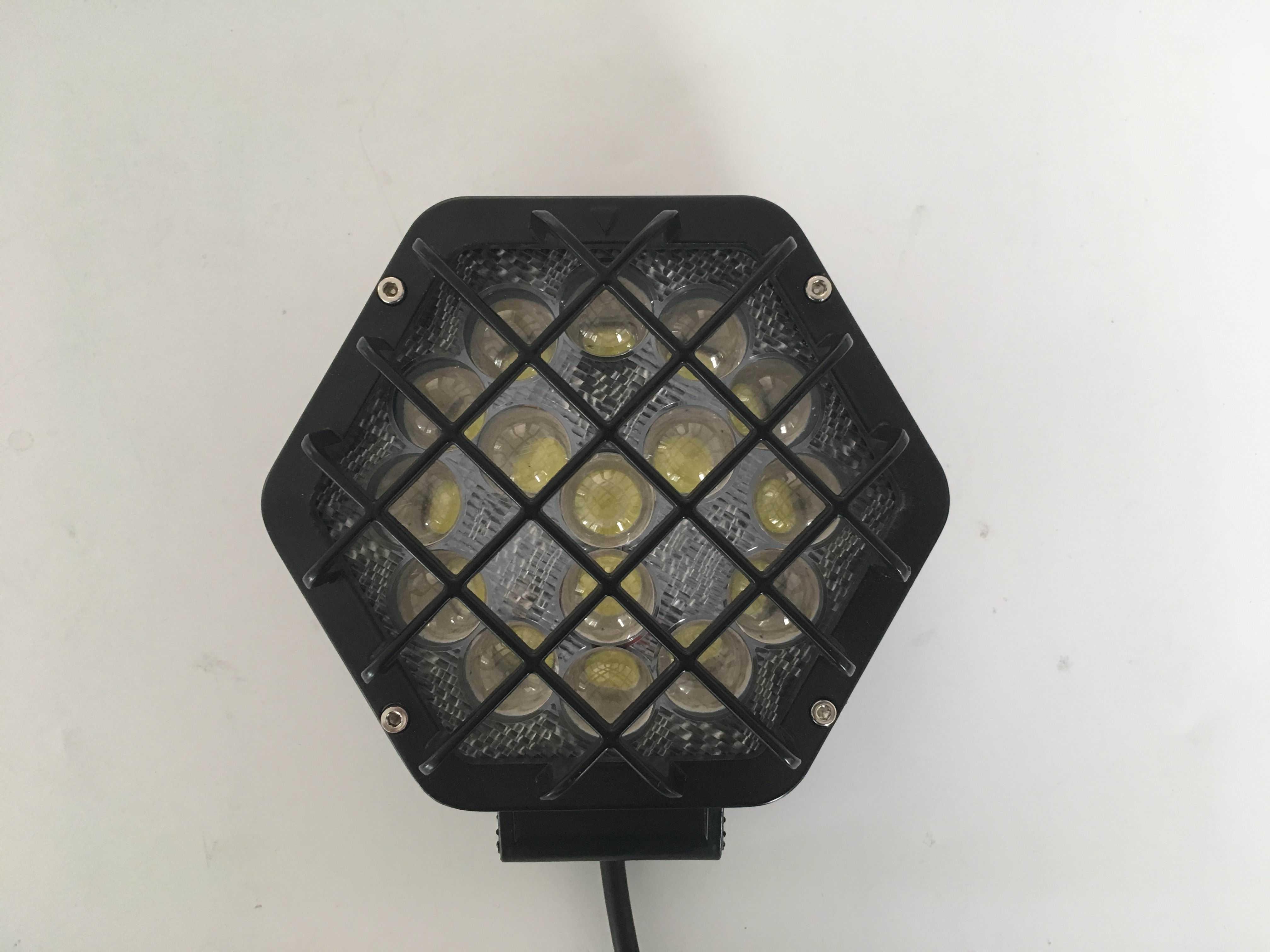 Luces antiniebla de LED de tormenta del desierto -IP68 selladas contra la arena, para los SUV de Medio Oriente.