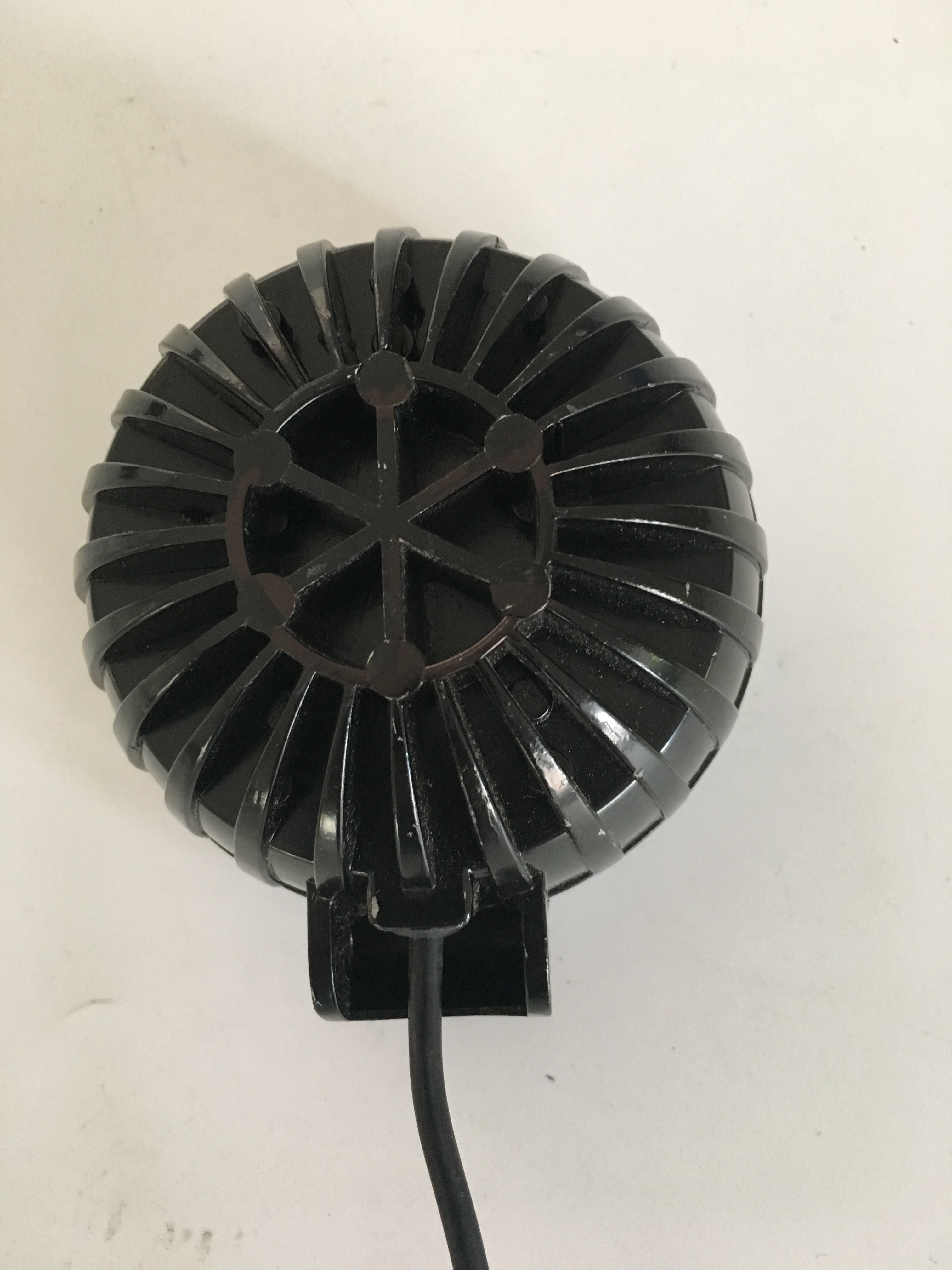 Luces antiniebla de alta potencia de 3000lm: 3 veces más brillante que los halógenos con una vida útil de 50,000 horas.