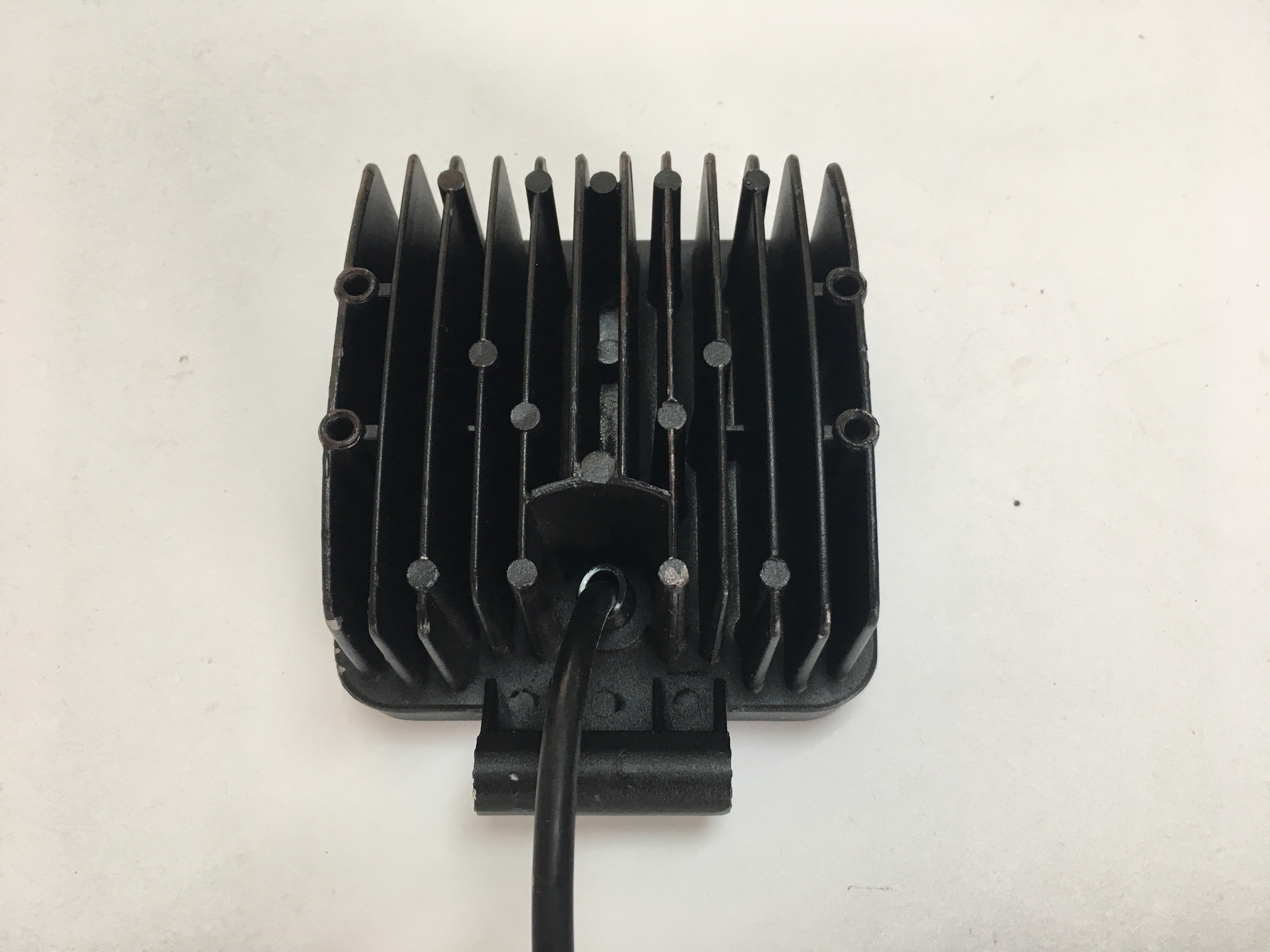 LED INGENIERTA DE INIGENCIA Proveedor de trabajo LED ILUMINACIÓN - 12V/36V Dual voltaje, GOST -R certificado.