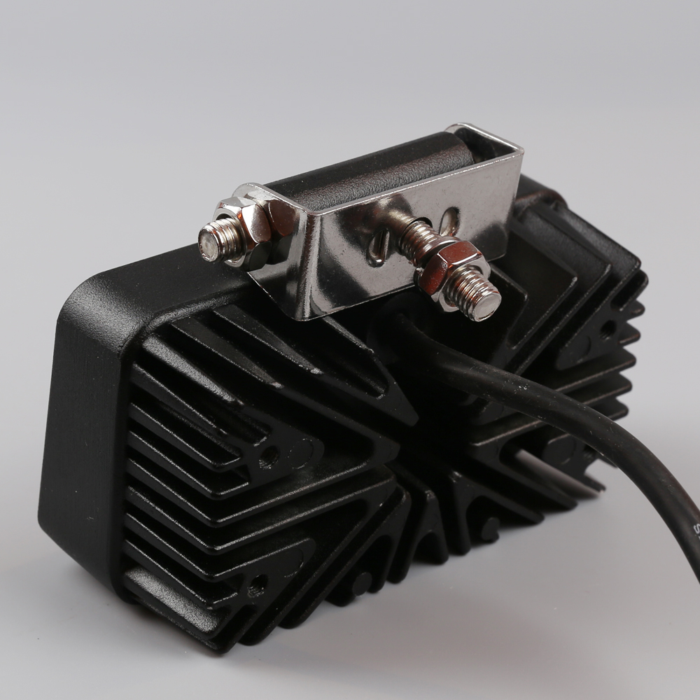 Luces antiniebla de alta potencia de 3000lm: 3 veces más brillante que los halógenos con una vida útil de 50,000 horas.