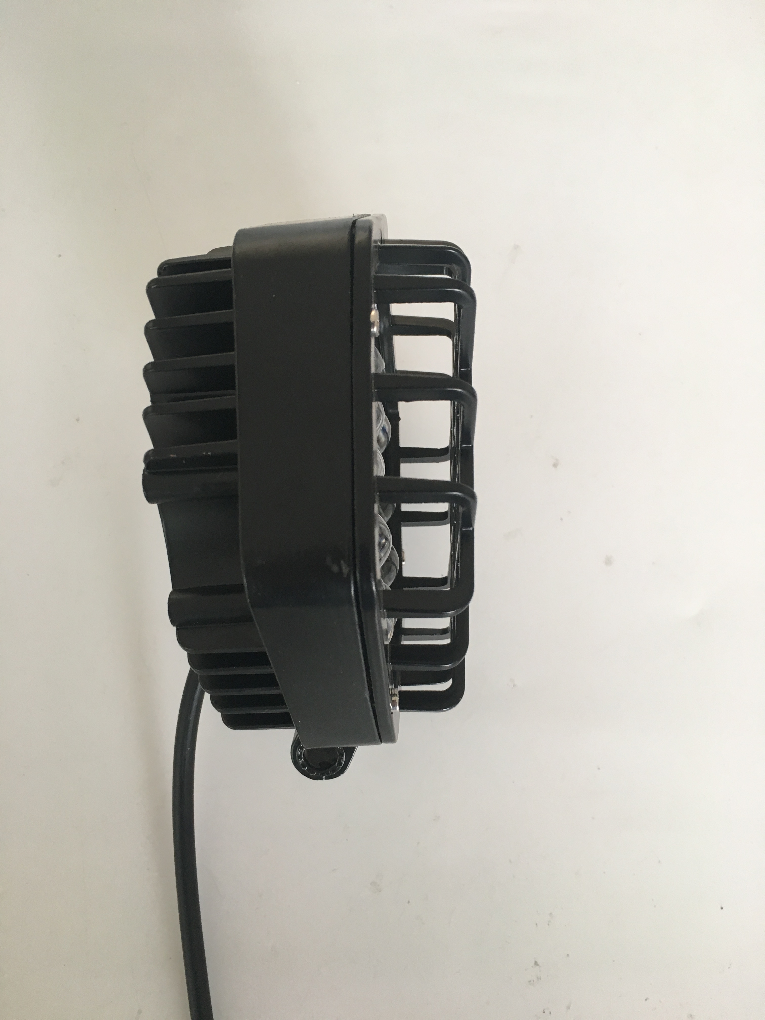 Luces antiniebla de LED de tormenta del desierto -IP68 selladas contra la arena, para los SUV de Medio Oriente.